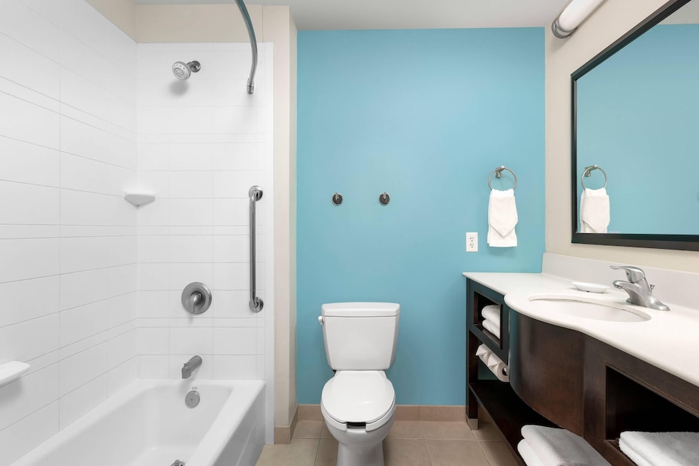 Comfort Suites Lake City 47/50