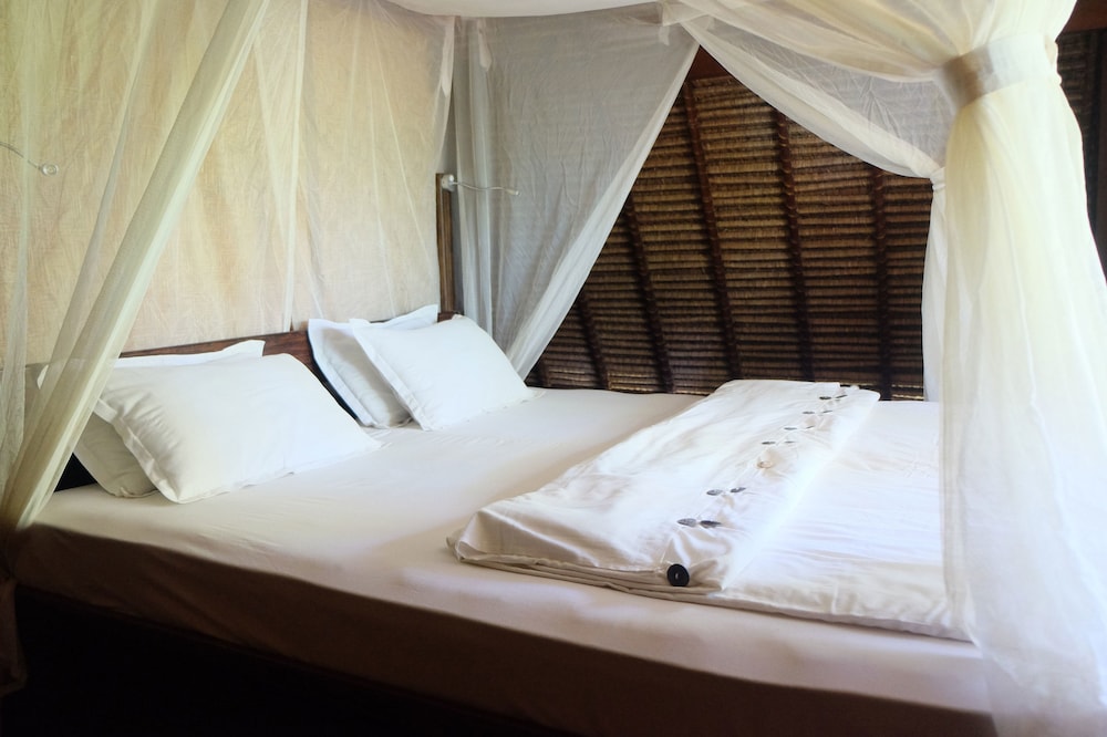 2 BEDROOMS, VILLA, SHARED BATHROOM, WITH FAN