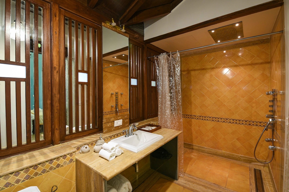 Surya Kiran Heritage Hotel 49/50