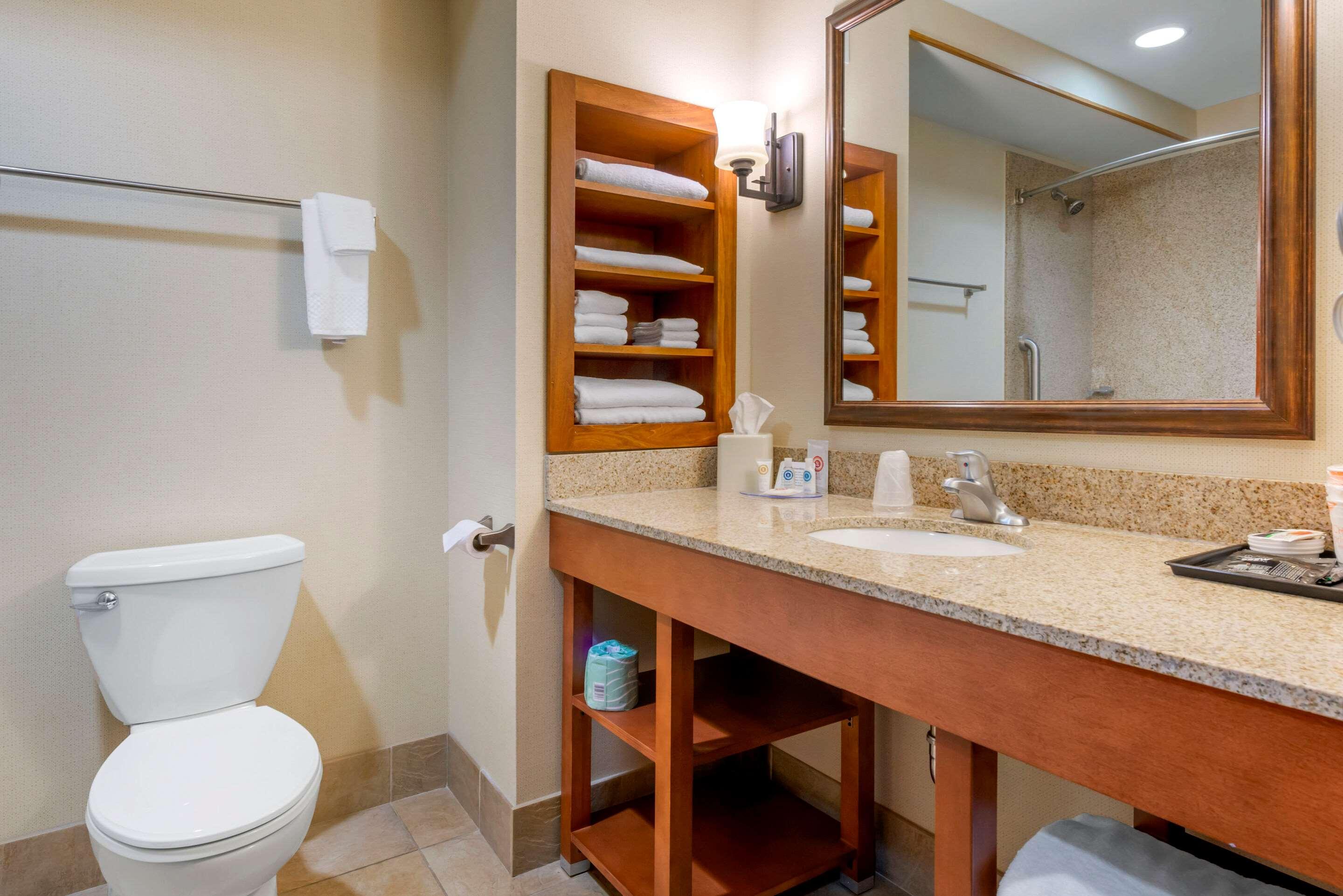 جناح، Comfort Inn and Suites Mountain Iron And Virginia 6/6