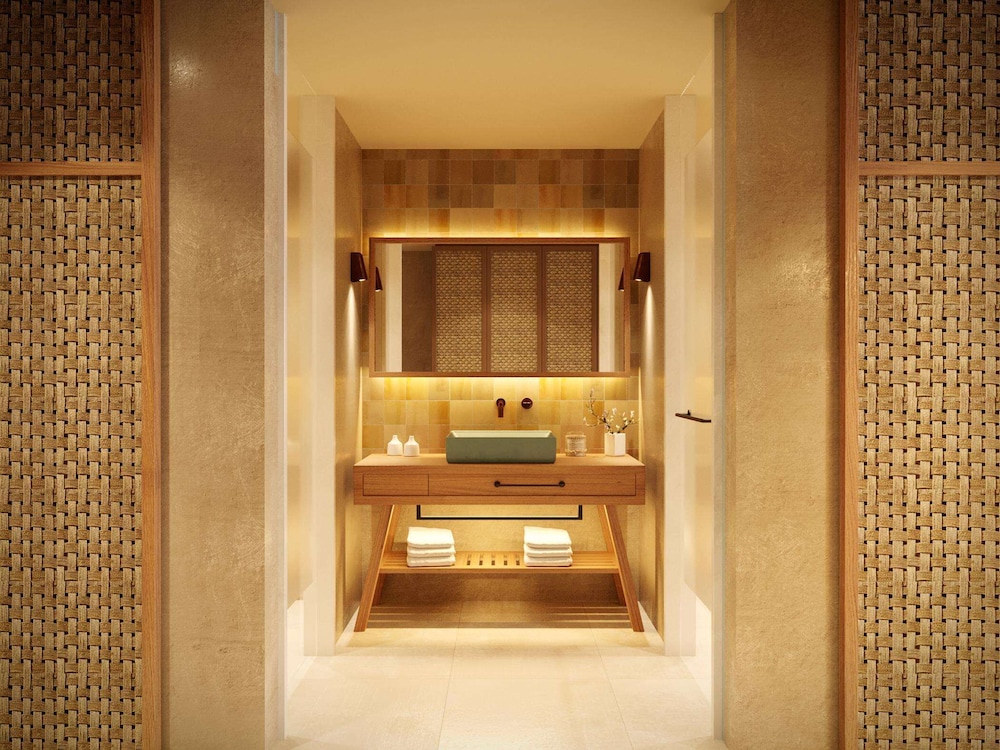 Minos Ambassador Suites Spa 48/50