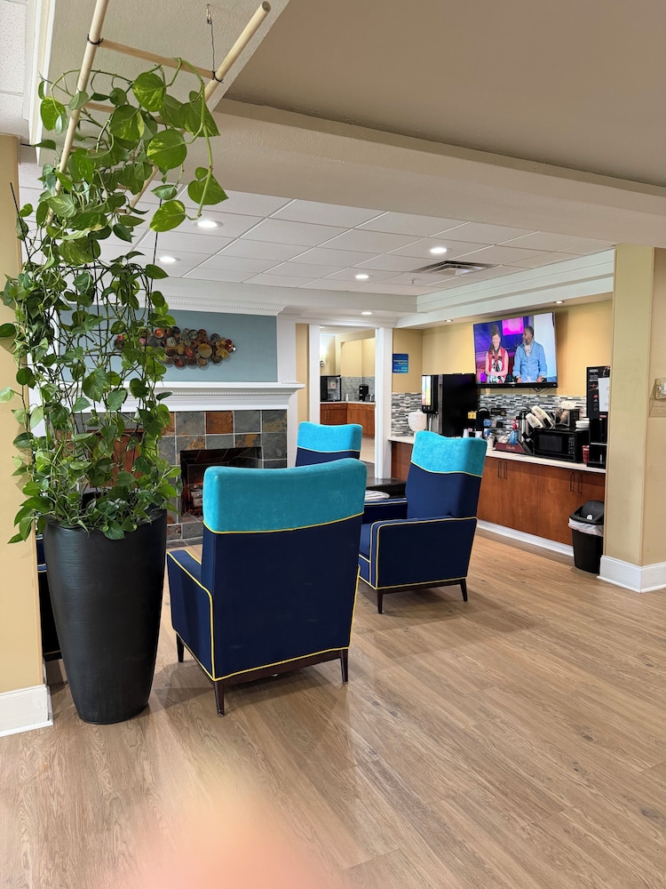 Days Inn By Wyndham Cedartown, GA 11/46