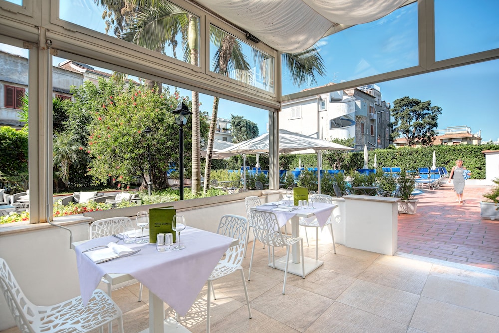 Caravel Hotel 49/62