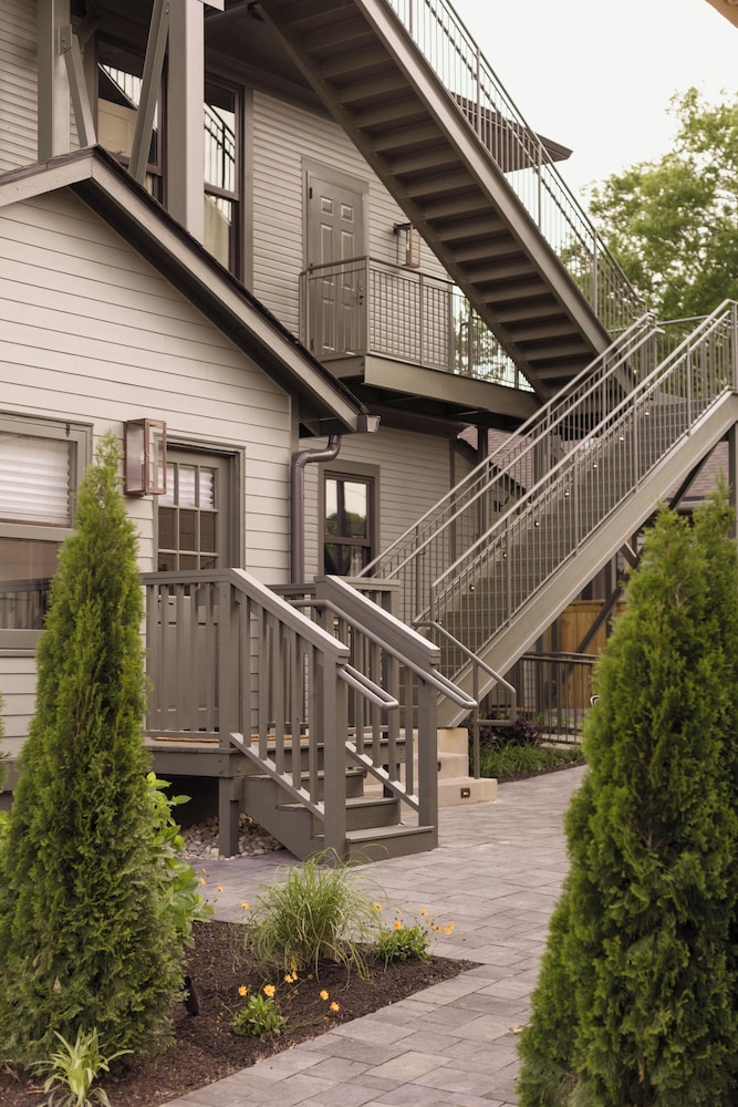 Sylvan Park Boarding House 42/49