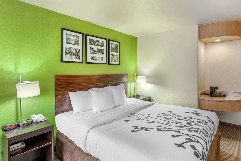 Sleep Inn & Suites Hewitt - South Waco 11/29