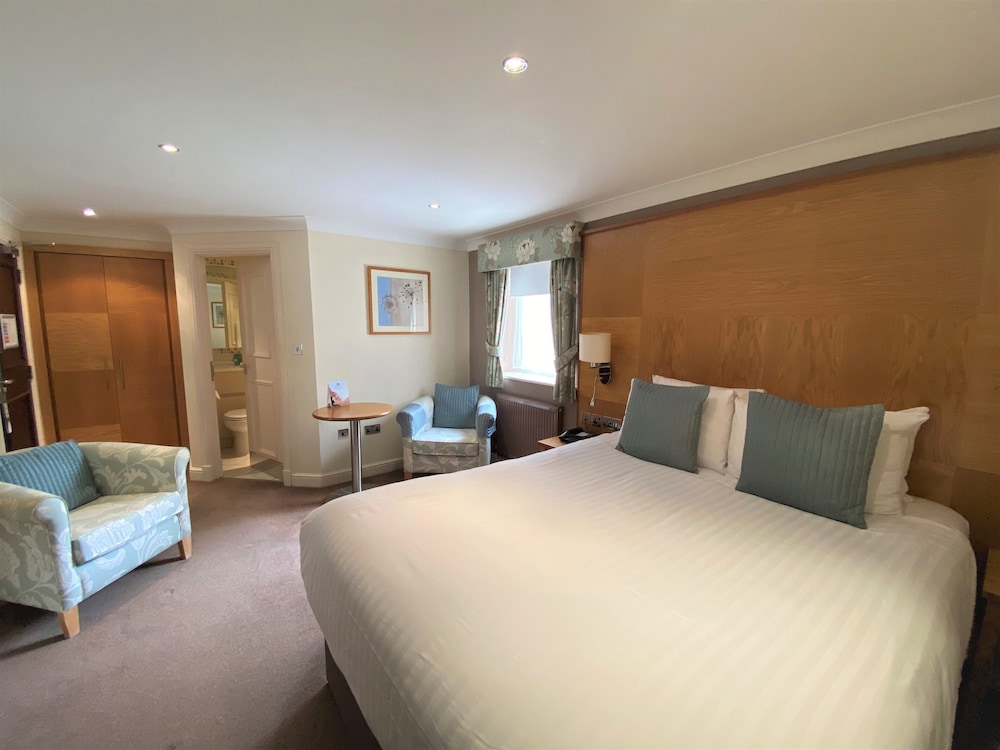 Yew Lodge Hotel East Midlands Airport 11/79