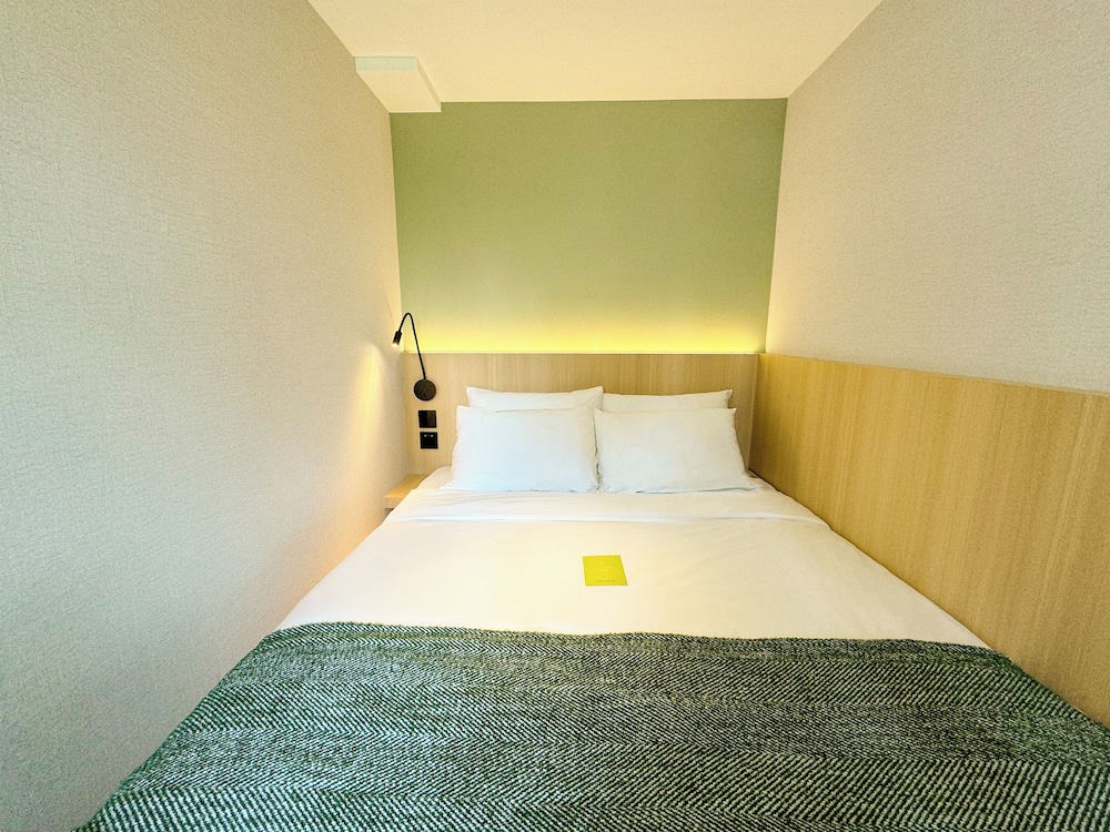 DELUXE, DOUBLE BED