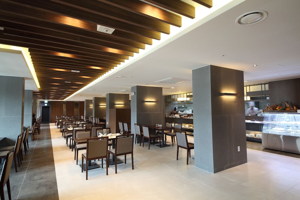 Avon Hotel Gunsan 56/67
