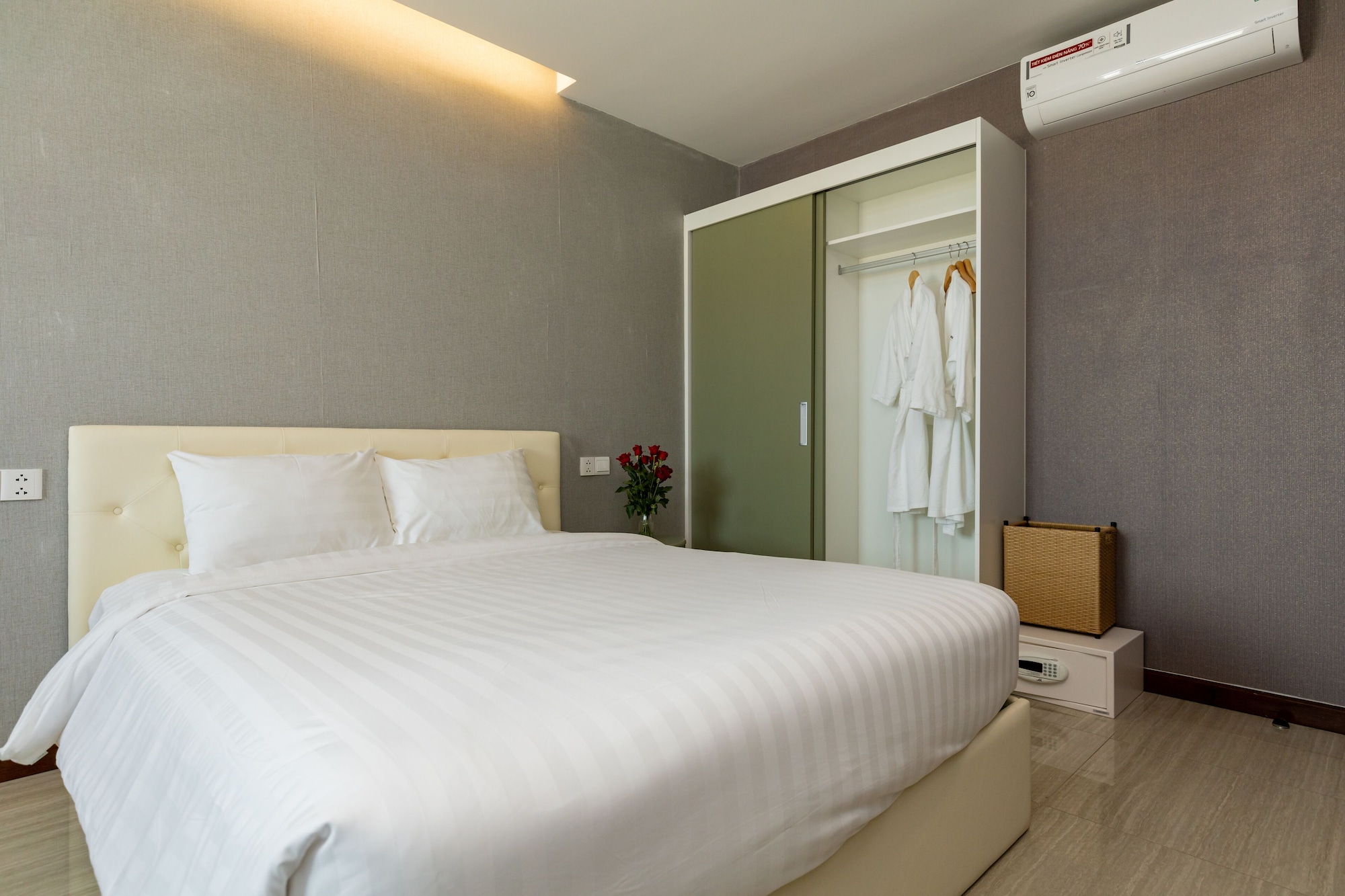 1 BEDROOM, APARTMENT