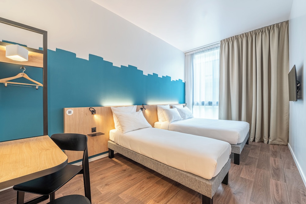 ROOM, TRIPLE