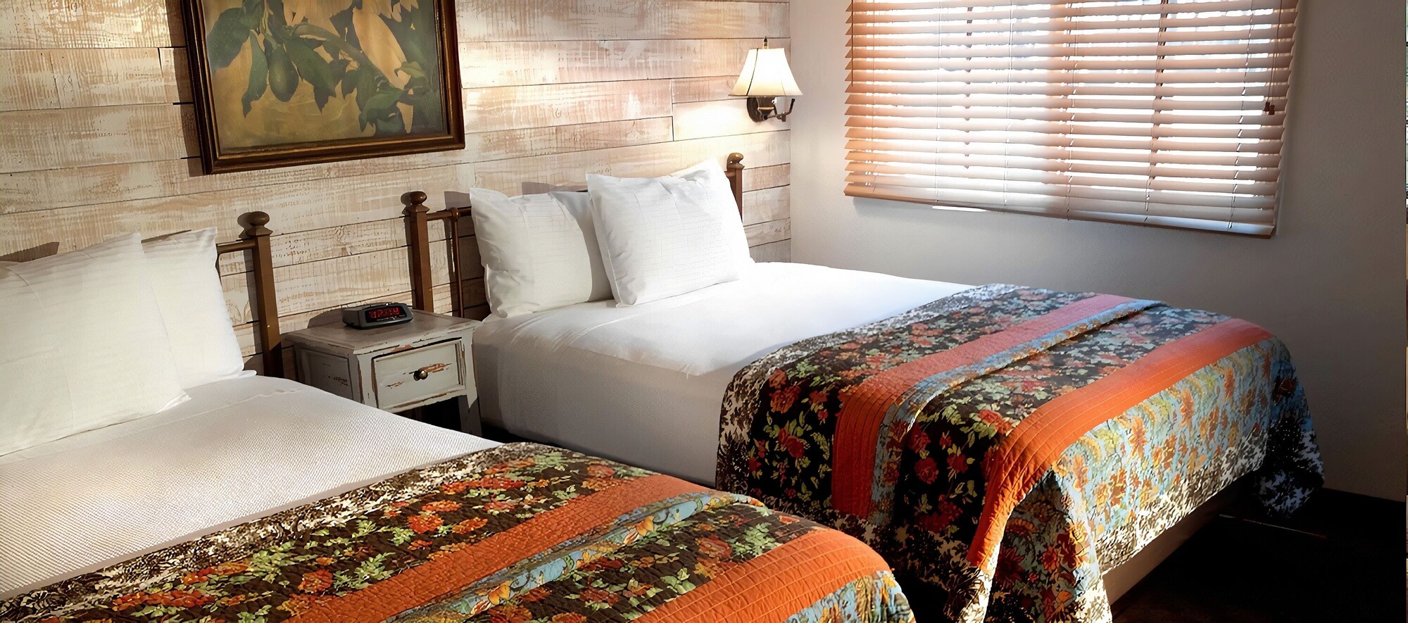 Upstairs, 2 Queen Beds