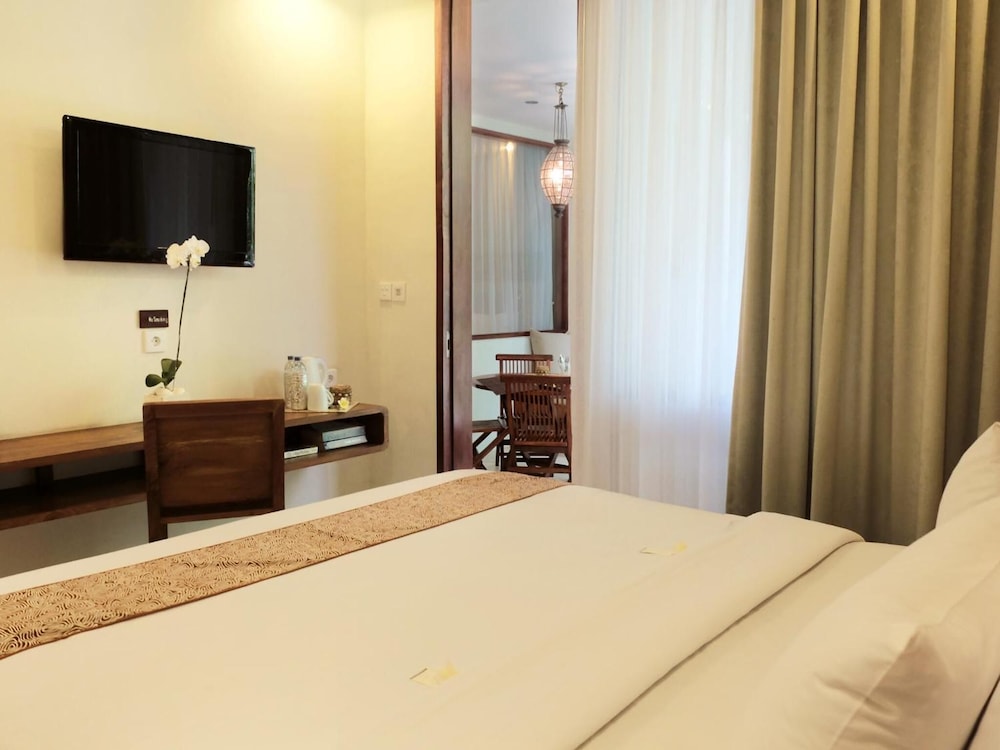Arana Suite 16/71