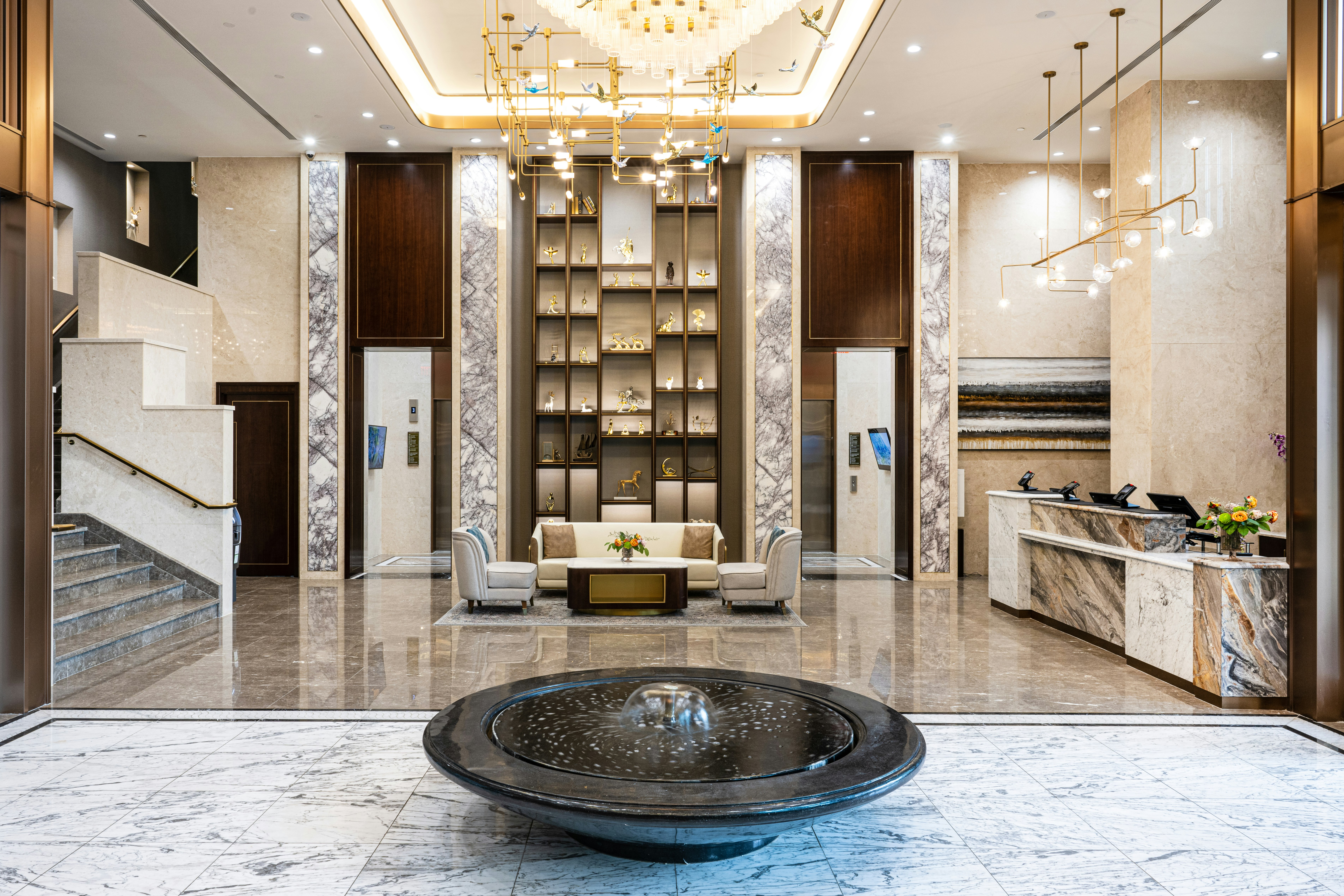 Blossom Hotel Houston, Curio Collection by Hilton 11/36