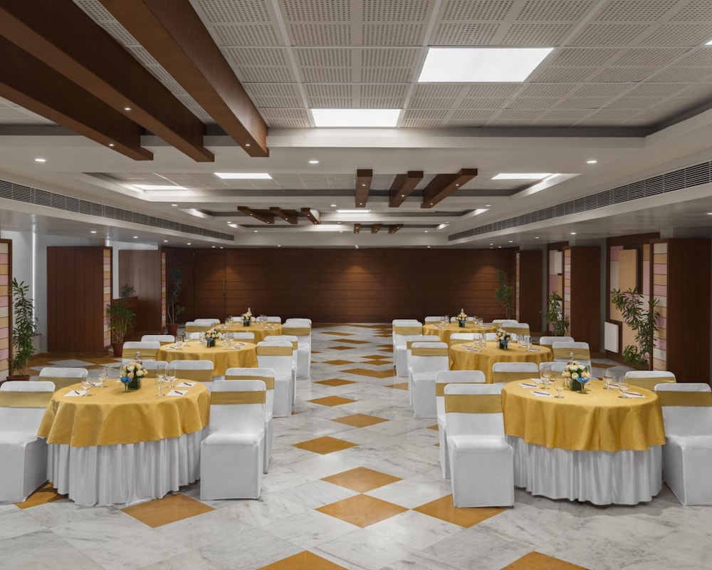 Justa Sajjangarh Resort And Spa 35/50