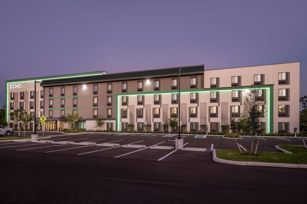 ECHO Suites Extended Stay By Wyndham Naples 3/86