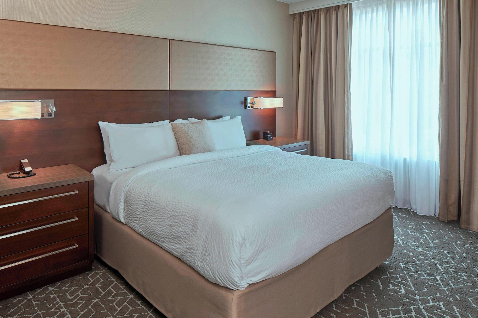 2 Bedrooms, Suite, 2 Bathrooms, High Floor