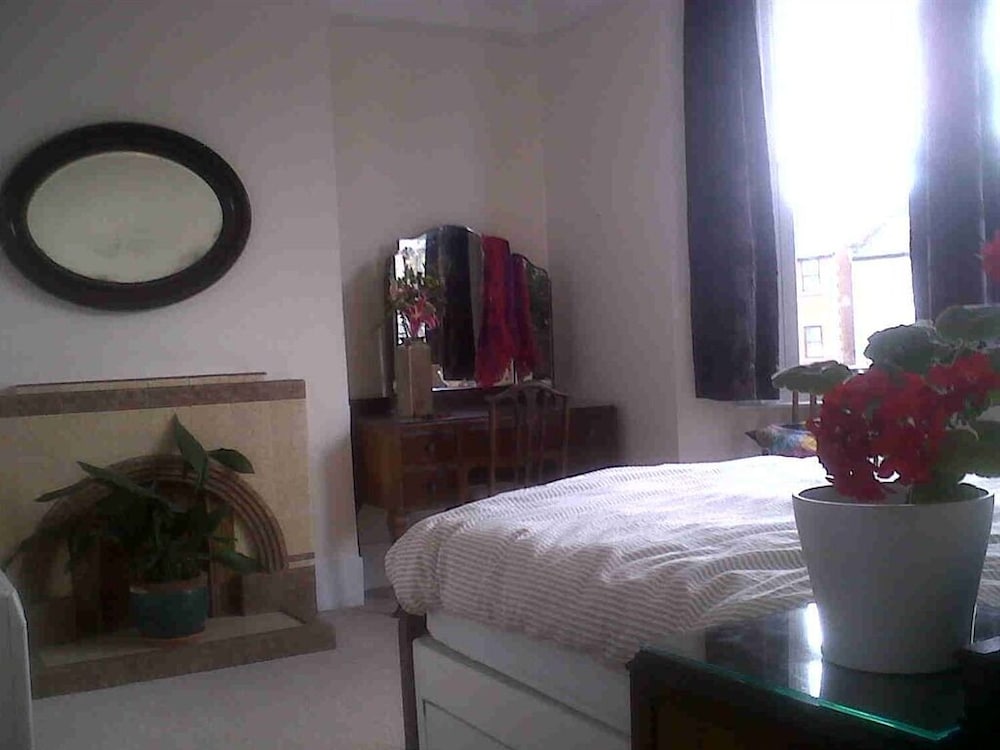 Grove Guest House 2/17
