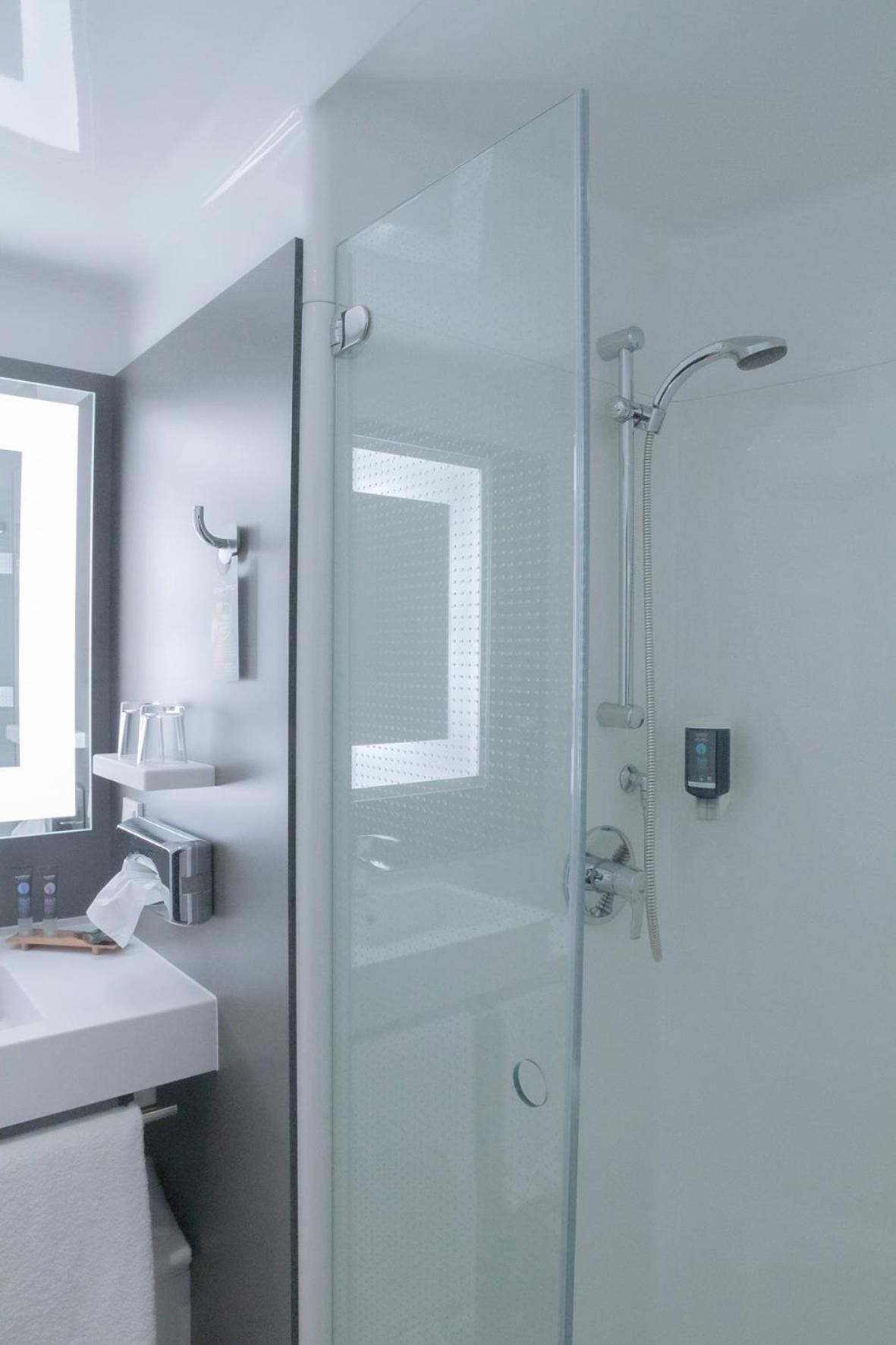 Junior Twin Suite with 2 separate beds