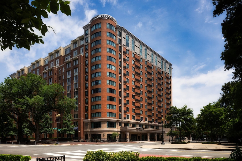 Courtyard by Marriott Capitol Hill/Navy Yard image