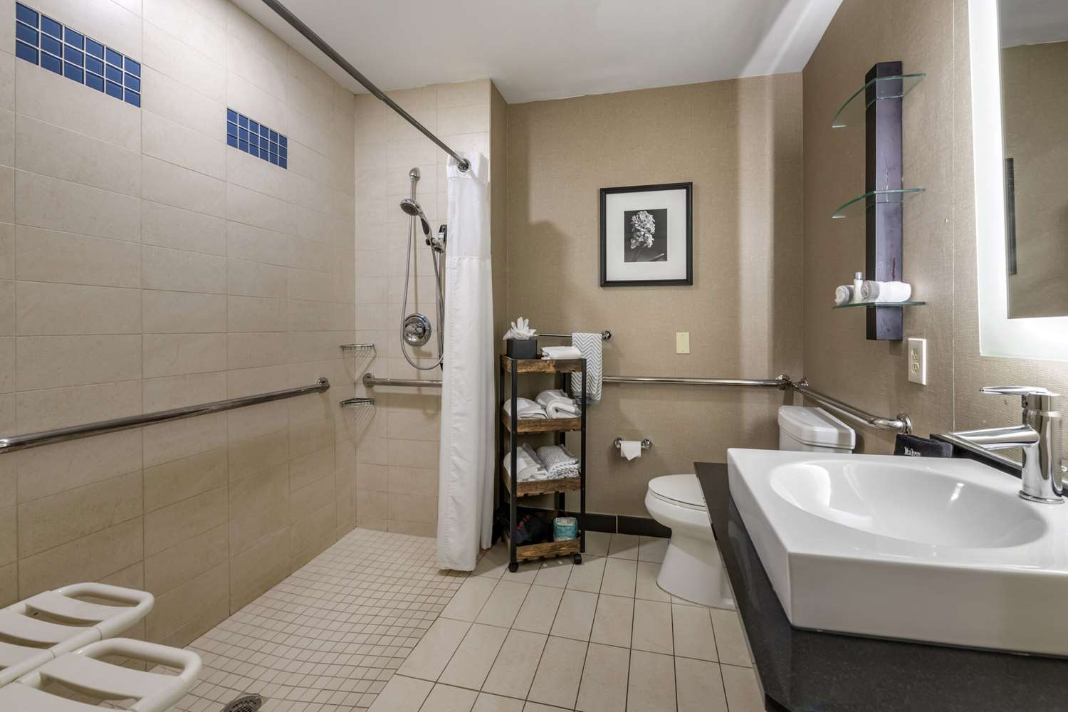 Suite, 2 Queen Beds, Accessible
