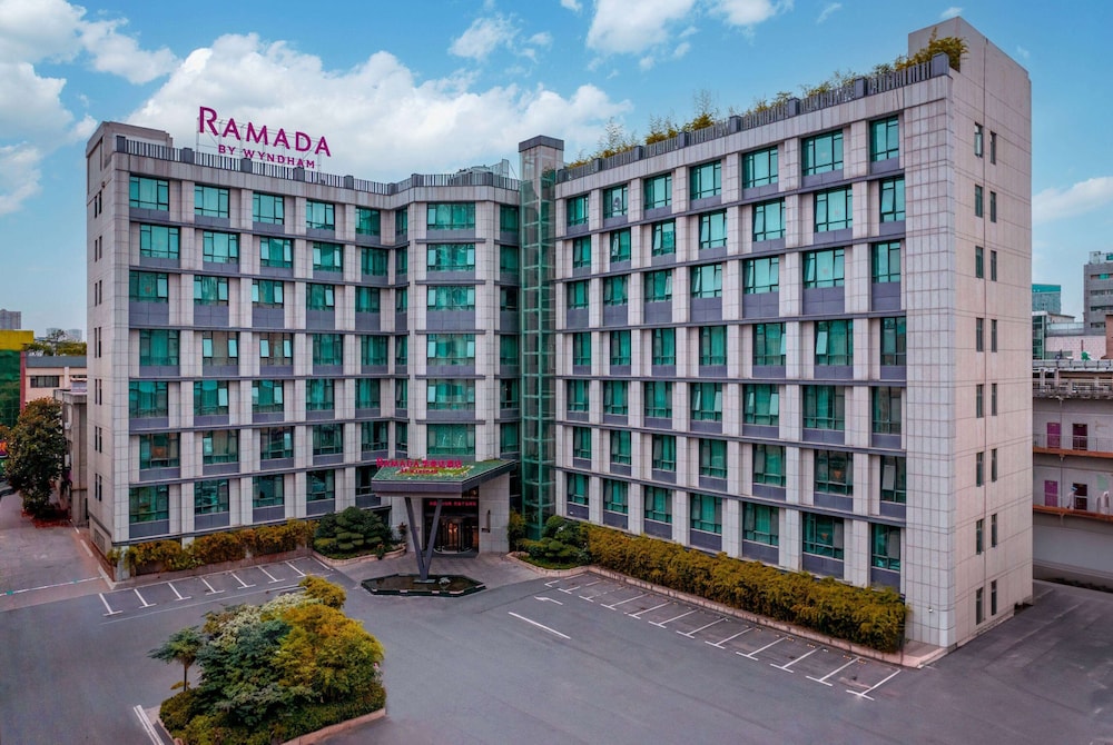 Ramada by Wyndham Xiangyang Fancheng 5/32