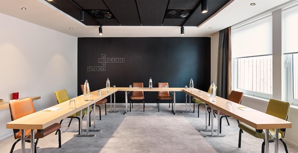 Park Inn By Radisson Brussels Airport 66/68