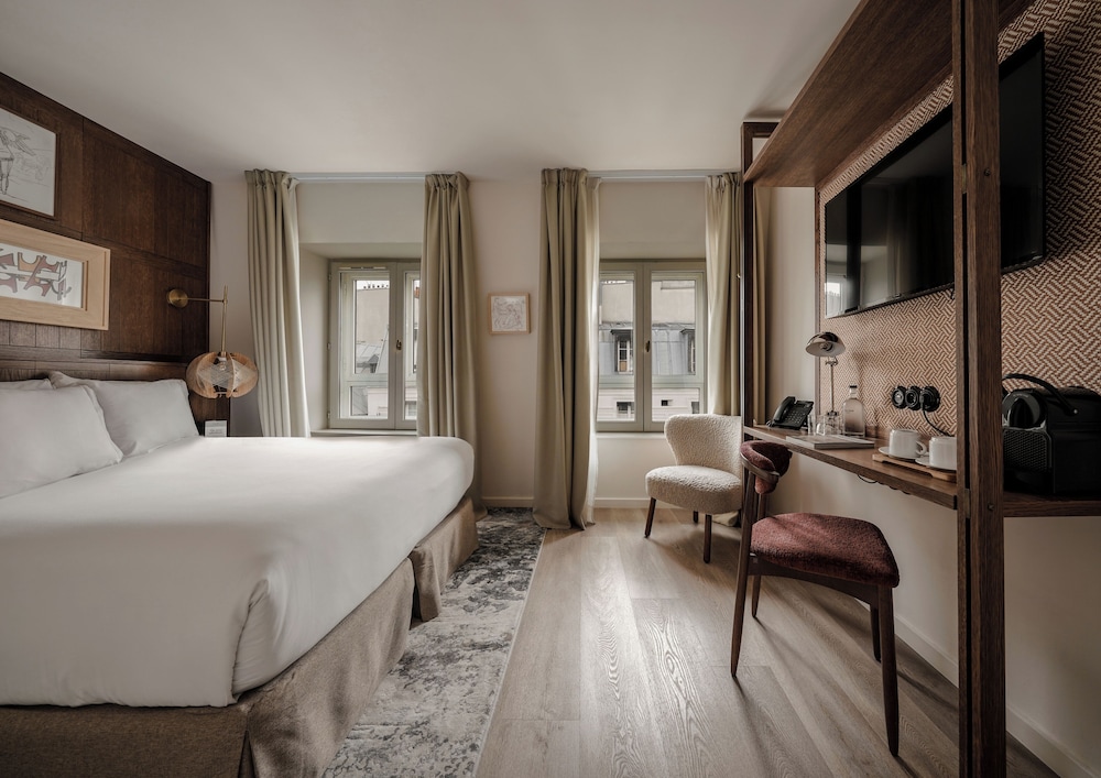 SIGNATURE EXTRA, DOUBLE BED, CITY VIEW
