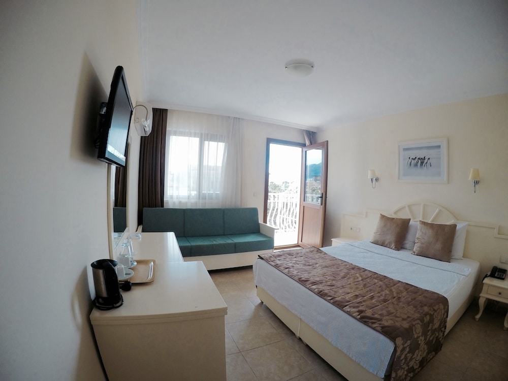 UNSAL HOTEL 16/45