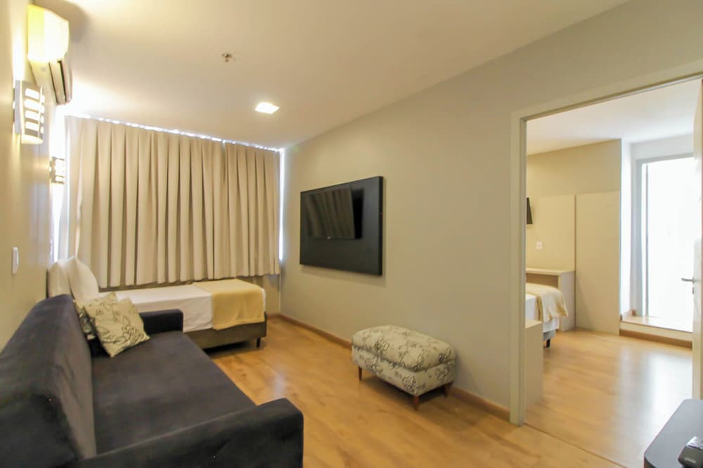 Coral Tower Trade Center Hotel 24/49