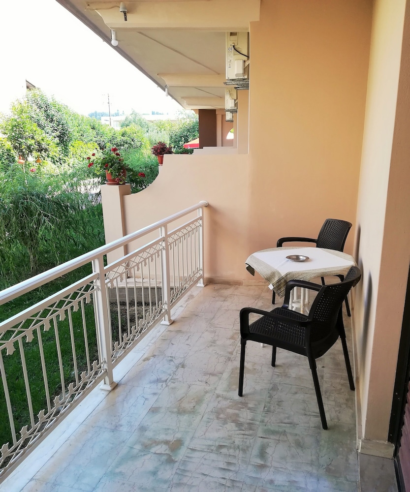 Toulas Apartments 19/50
