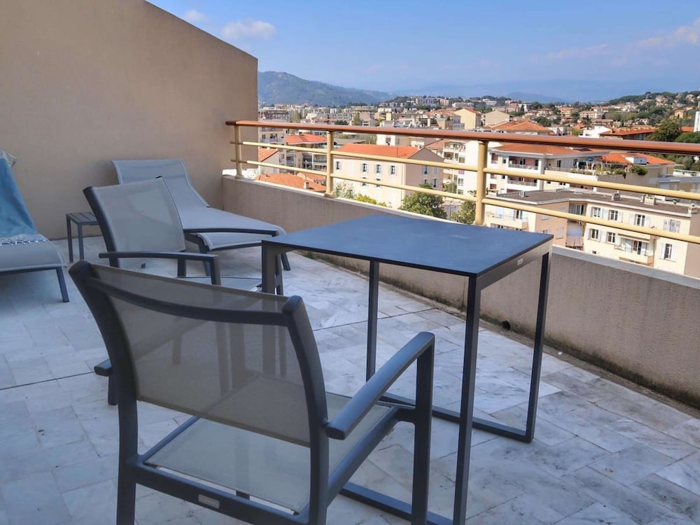 ibis Cannes Plage La Bocca 52/63