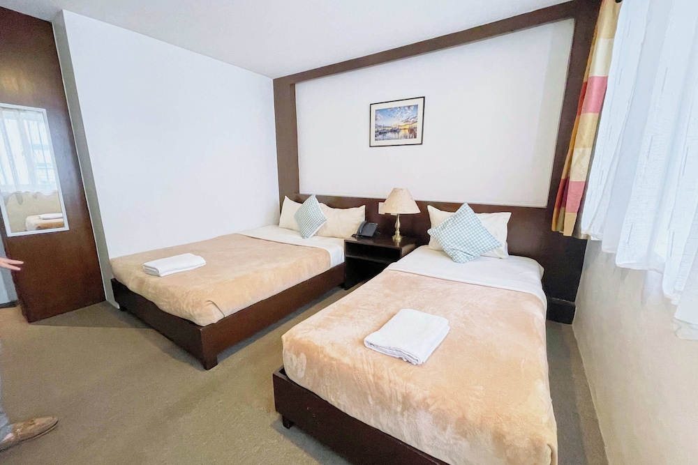 ROOM, TRIPLE