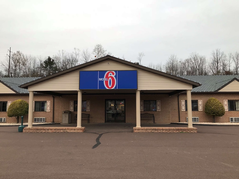 Motel6 Bloomsburg, PA thumb 2