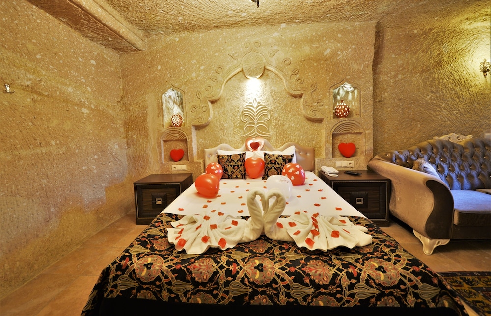 Dedeli Konak Cave Hotel 23/24