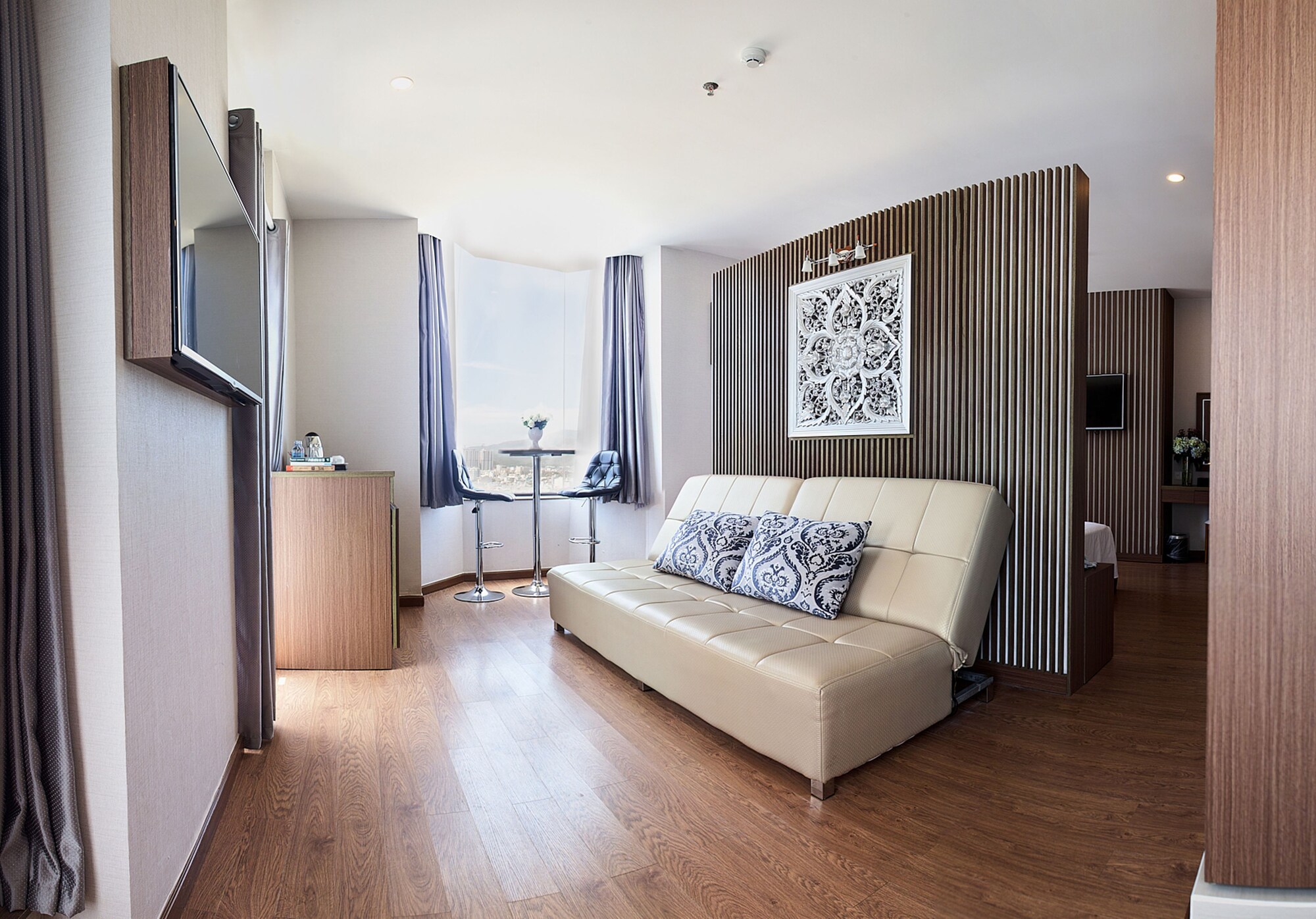 CLUB, DOUBLE BED