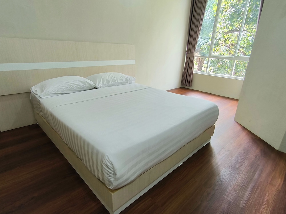 Hotel Kencana Jaya by ZUZU 26/50