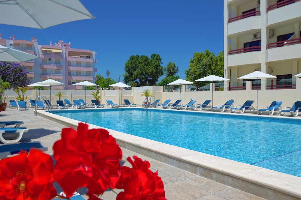 Alba Hotel 4/50