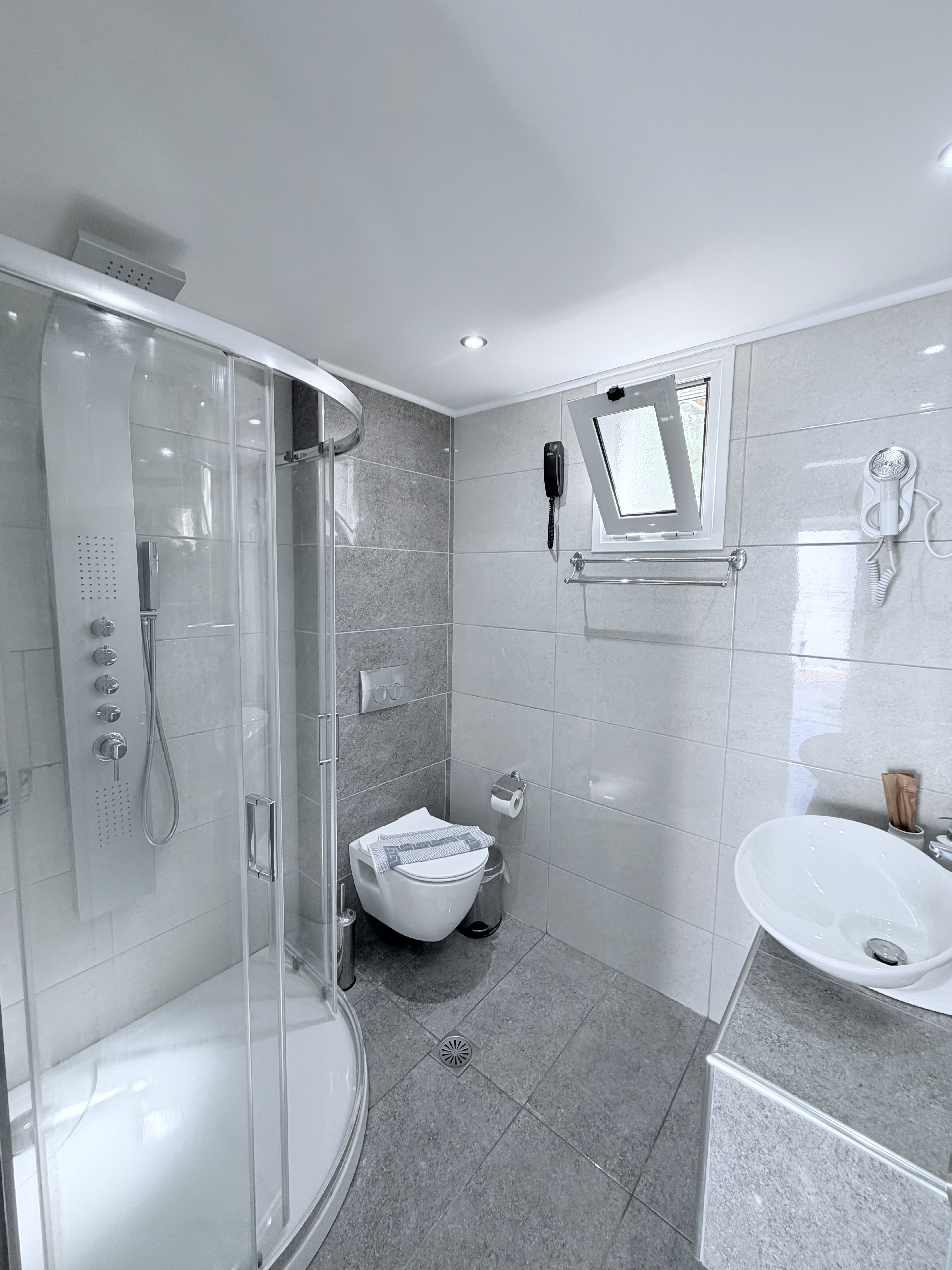 Deluxe, Suite, Outdoor Jetted Tub، Zante Pantheon Hotel 4/4