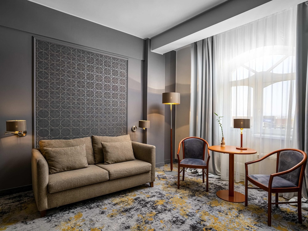 Mercure Sibiu Airport 28/48