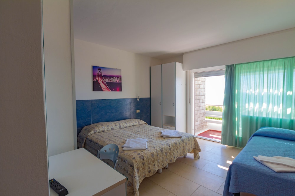 HOTEL AMBRA 18/50