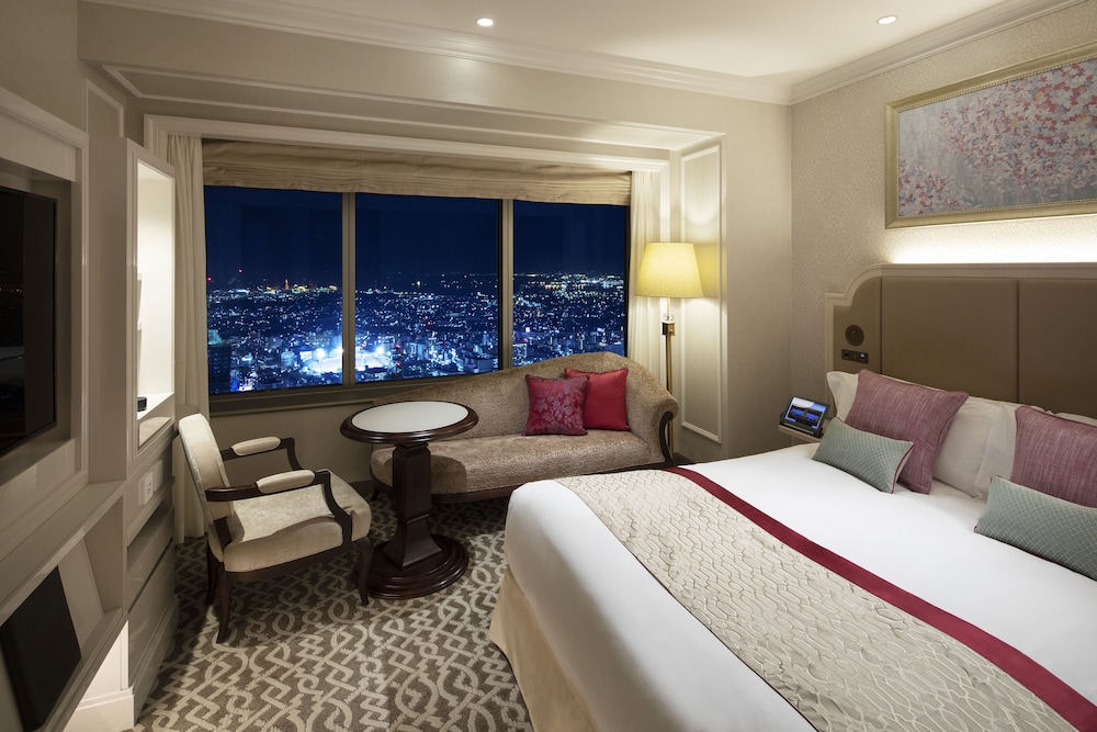 Yokohama Royal Park Hotel 7/24
