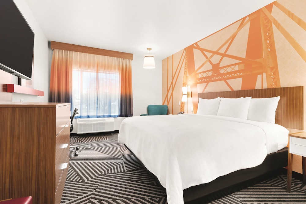 La Quinta Inn And Suites By Wyndham Waco Downtown Baylor 10/42