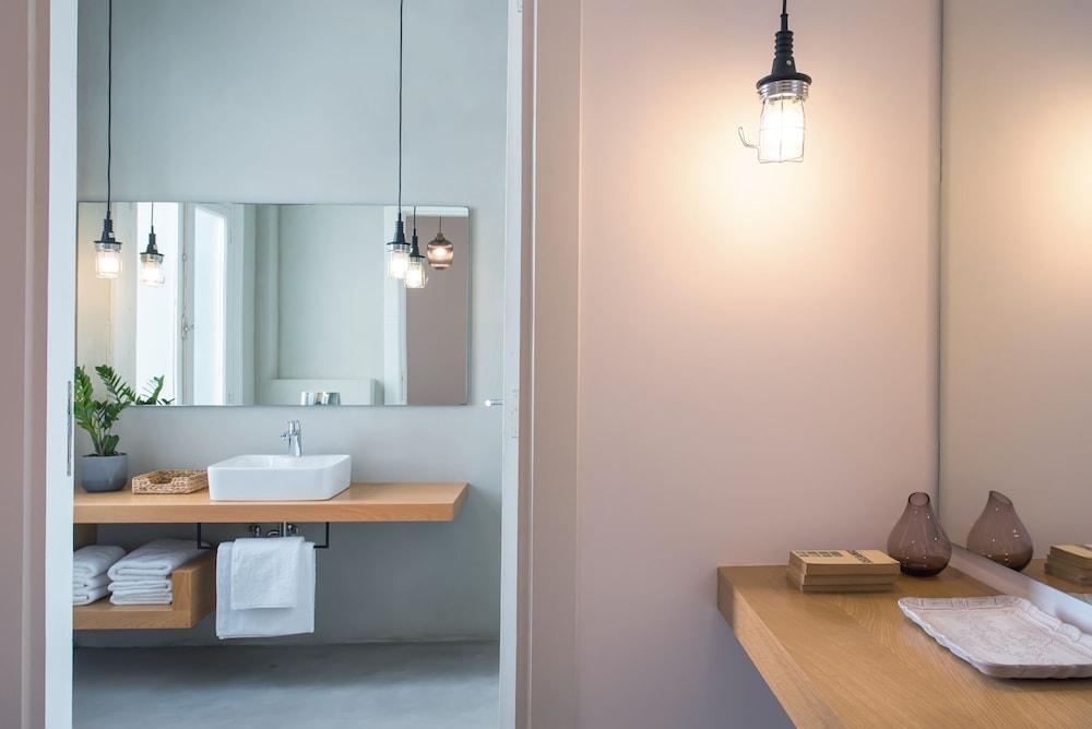 MONK Monastiraki Suites 35/38