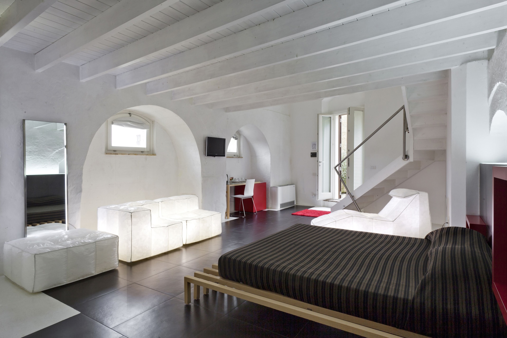 SUPERIOR, DOUBLE BED