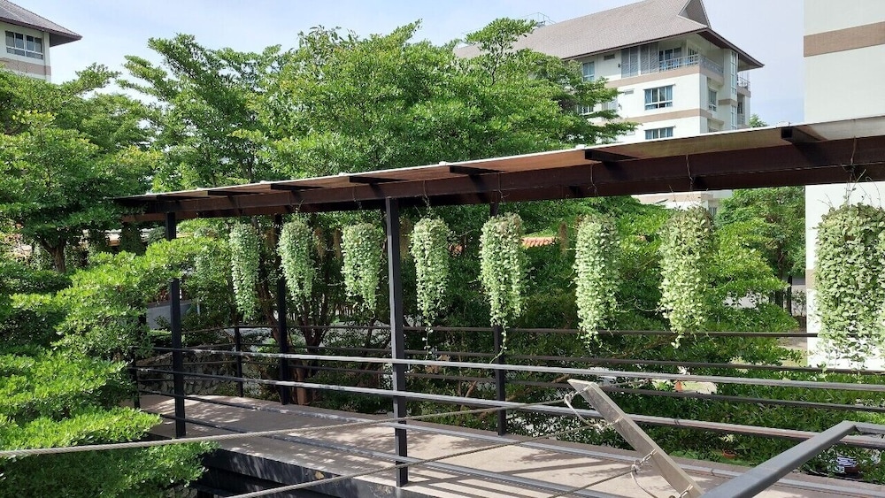 J. Park Hotel 4/62