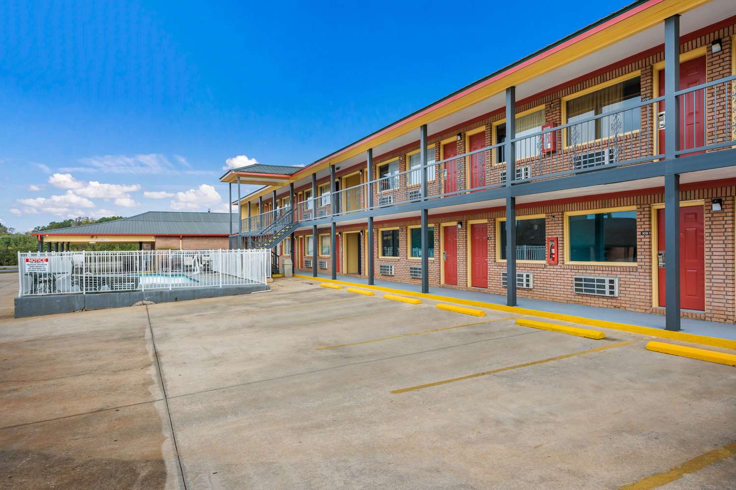 Econo lodge Russellville, AL 17/18