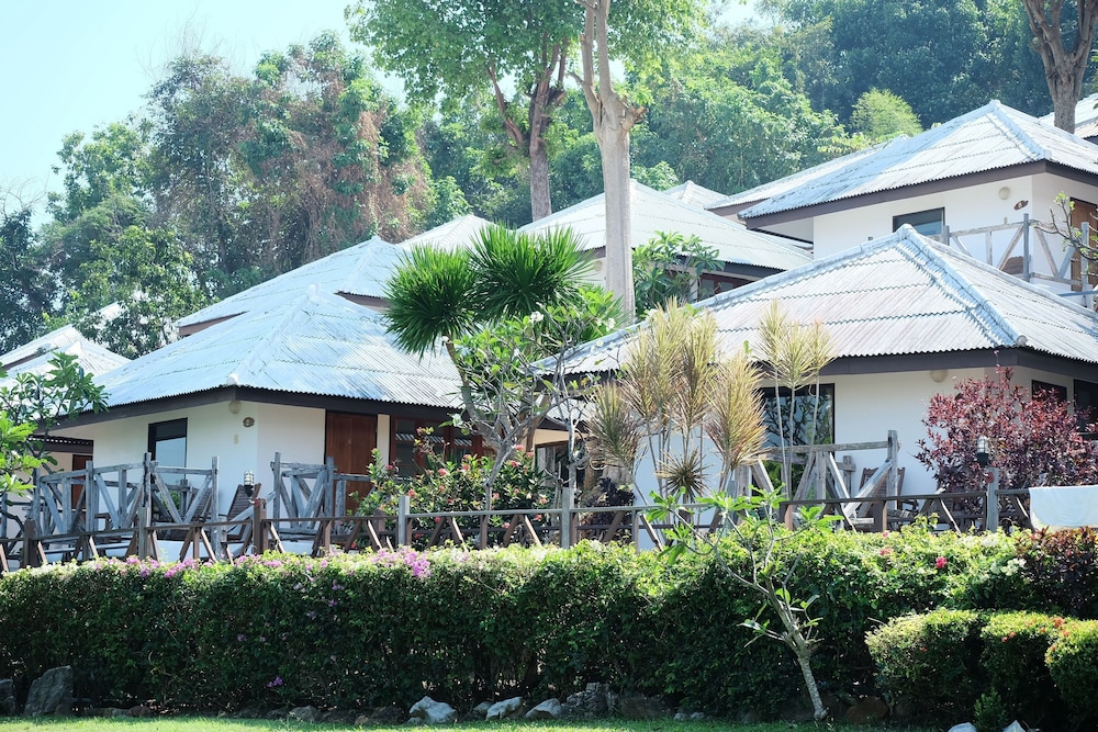 Samed Cliff Resort 61/68