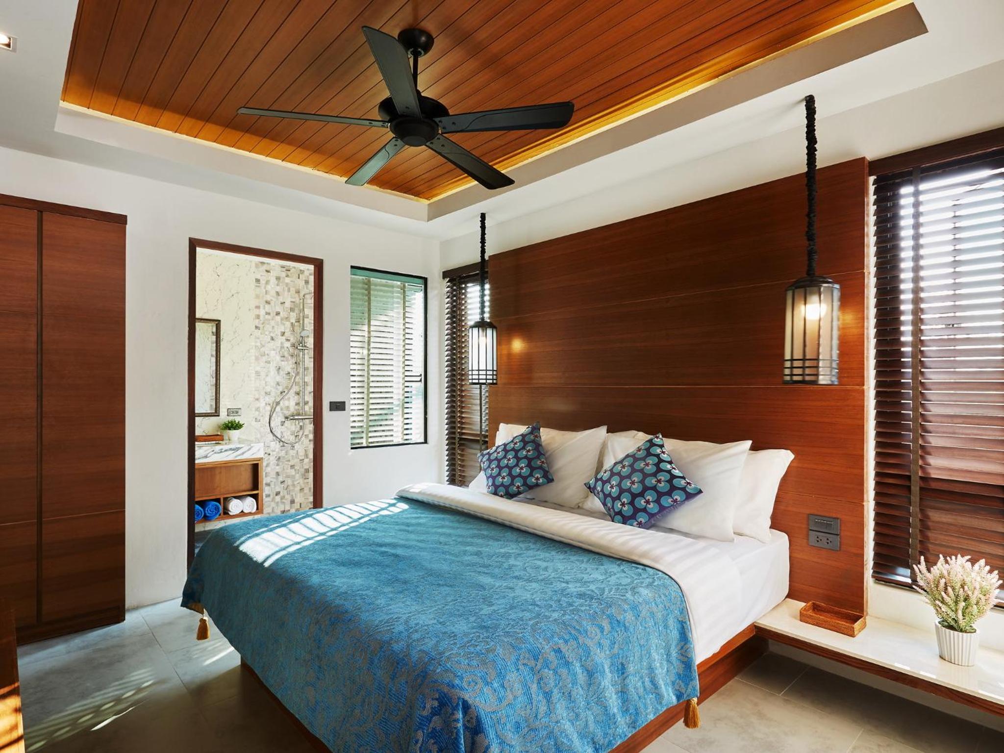 Villa, 1 Queen and 1 Double Bed, Pool Access