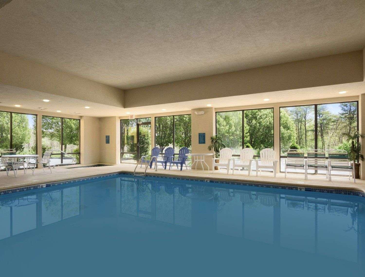 swimming pool spa