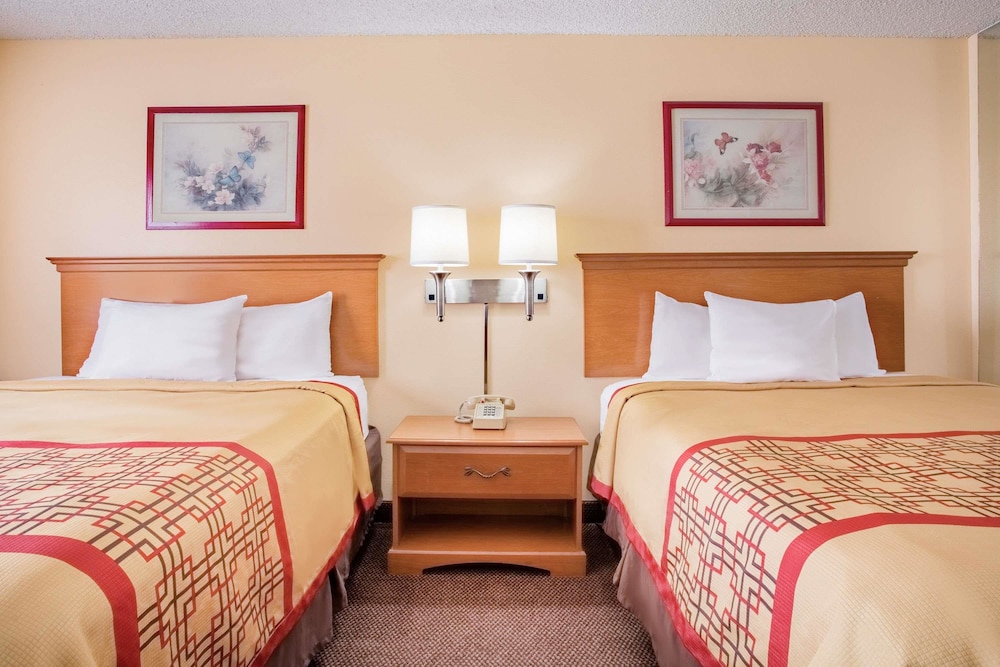 Days Inn By Wyndham St. George 7/22